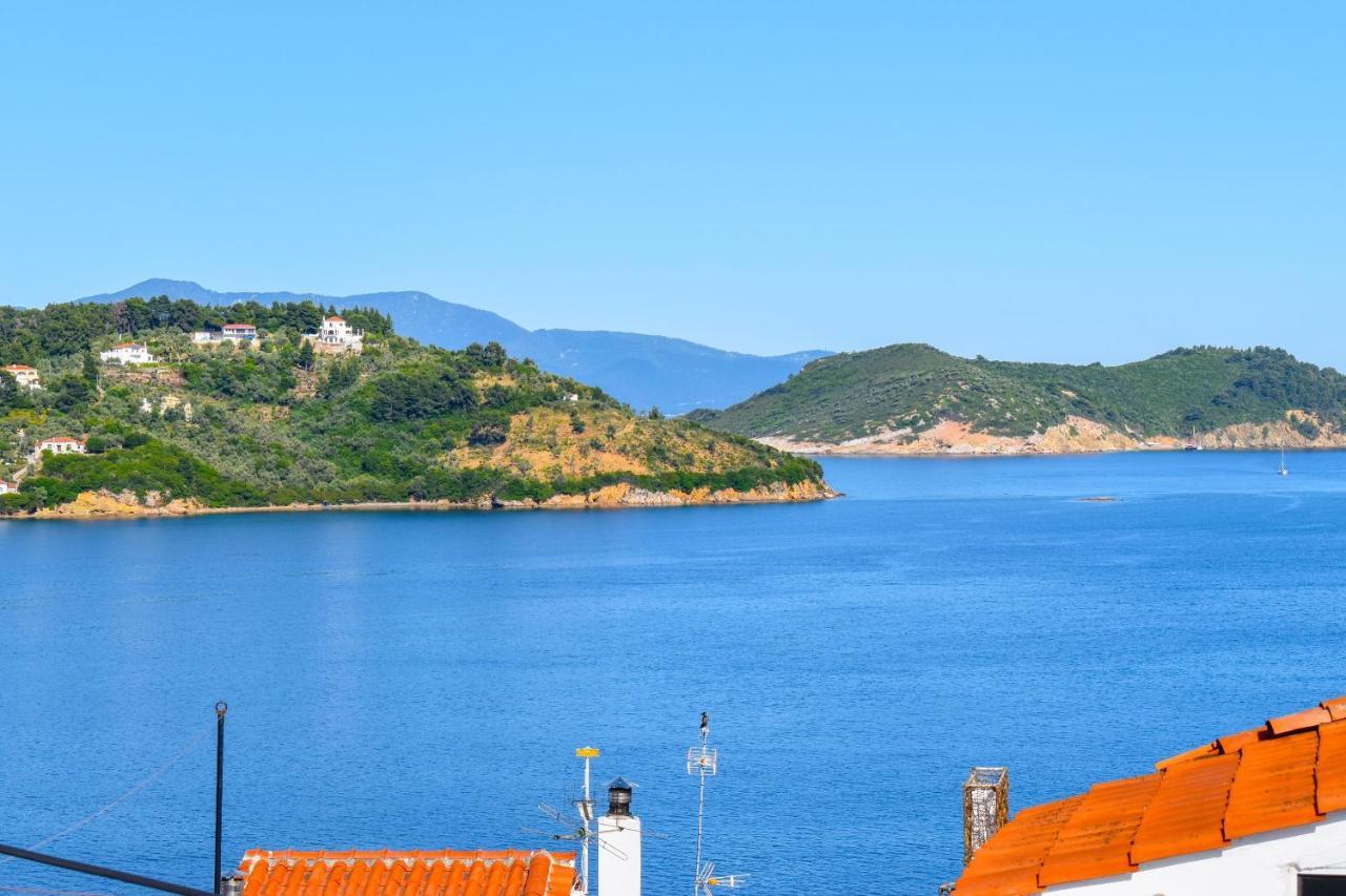 La Maison Plakes Rooftop Apt Skiathos Town Exterior photo