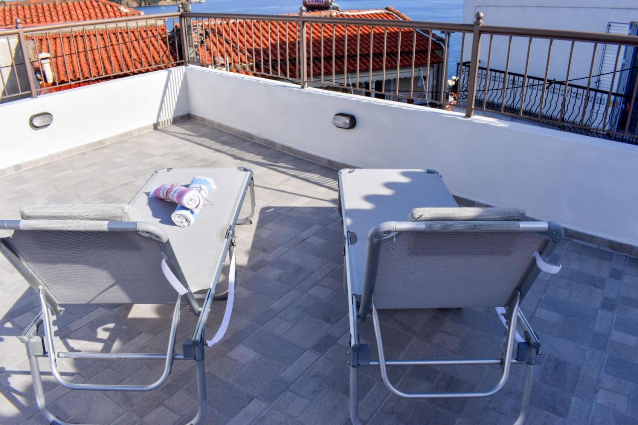 La Maison Plakes Rooftop Apt Skiathos Town Exterior photo