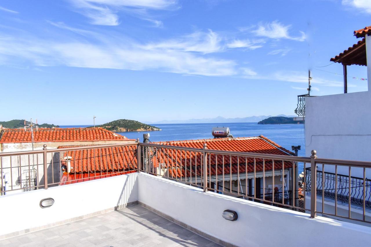La Maison Plakes Rooftop Apt Skiathos Town Exterior photo
