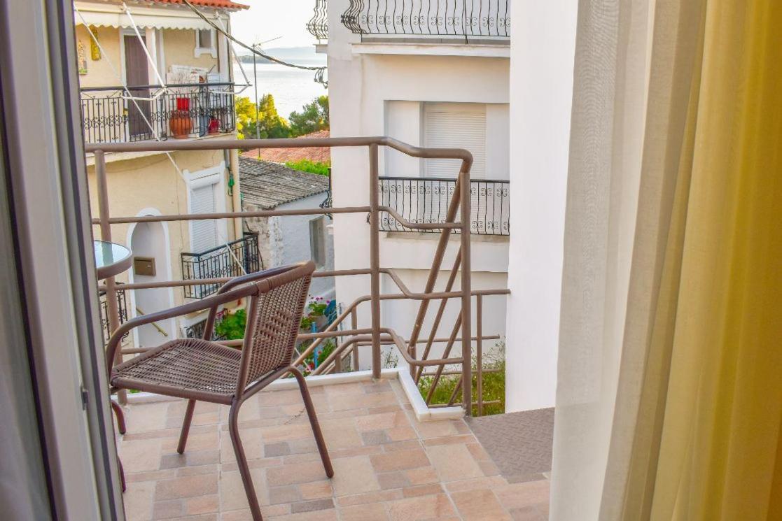 La Maison Plakes Rooftop Apt Skiathos Town Exterior photo